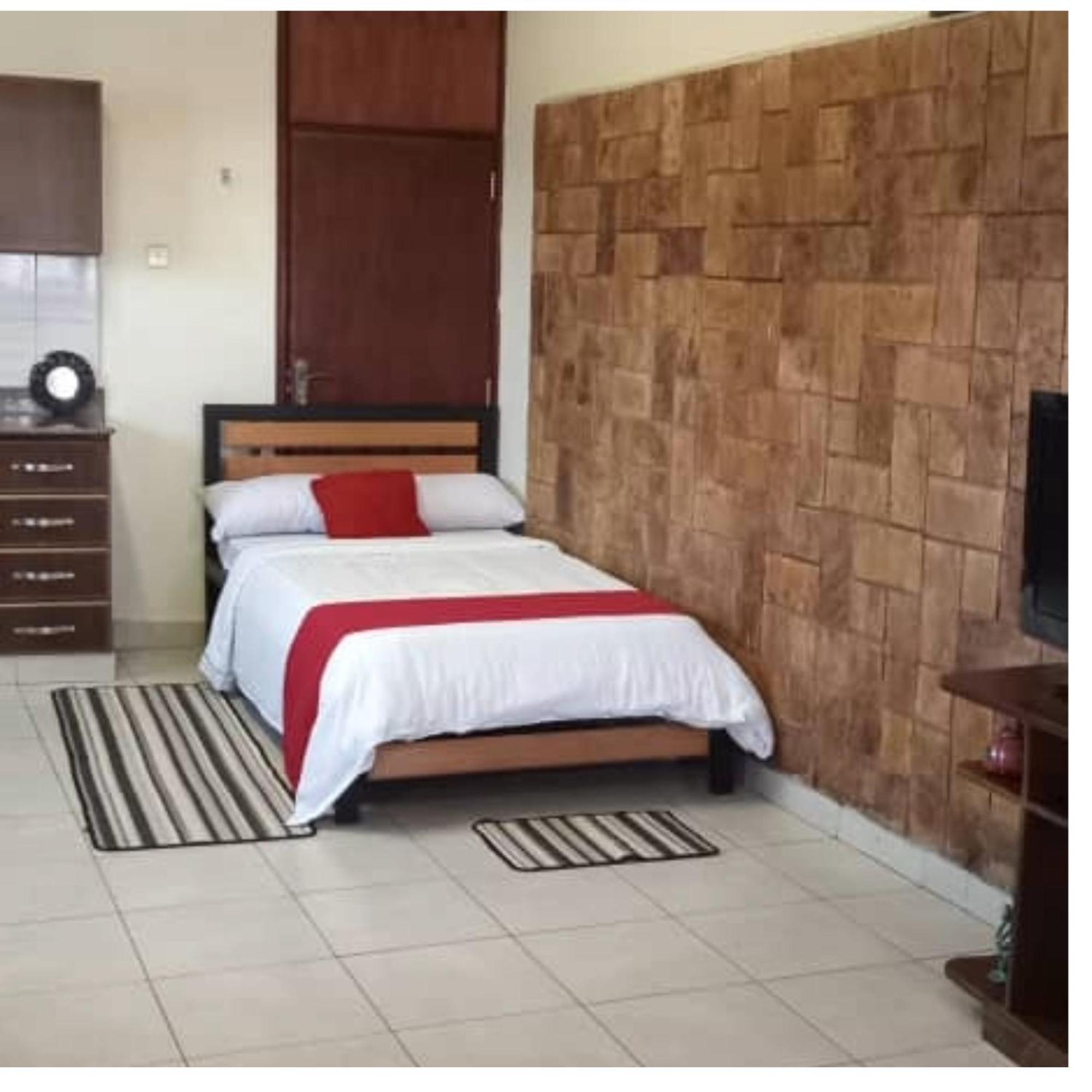 The Abode Apartments Lake View & Breakfast Suite Near Beach Entebbe Exteriör bild