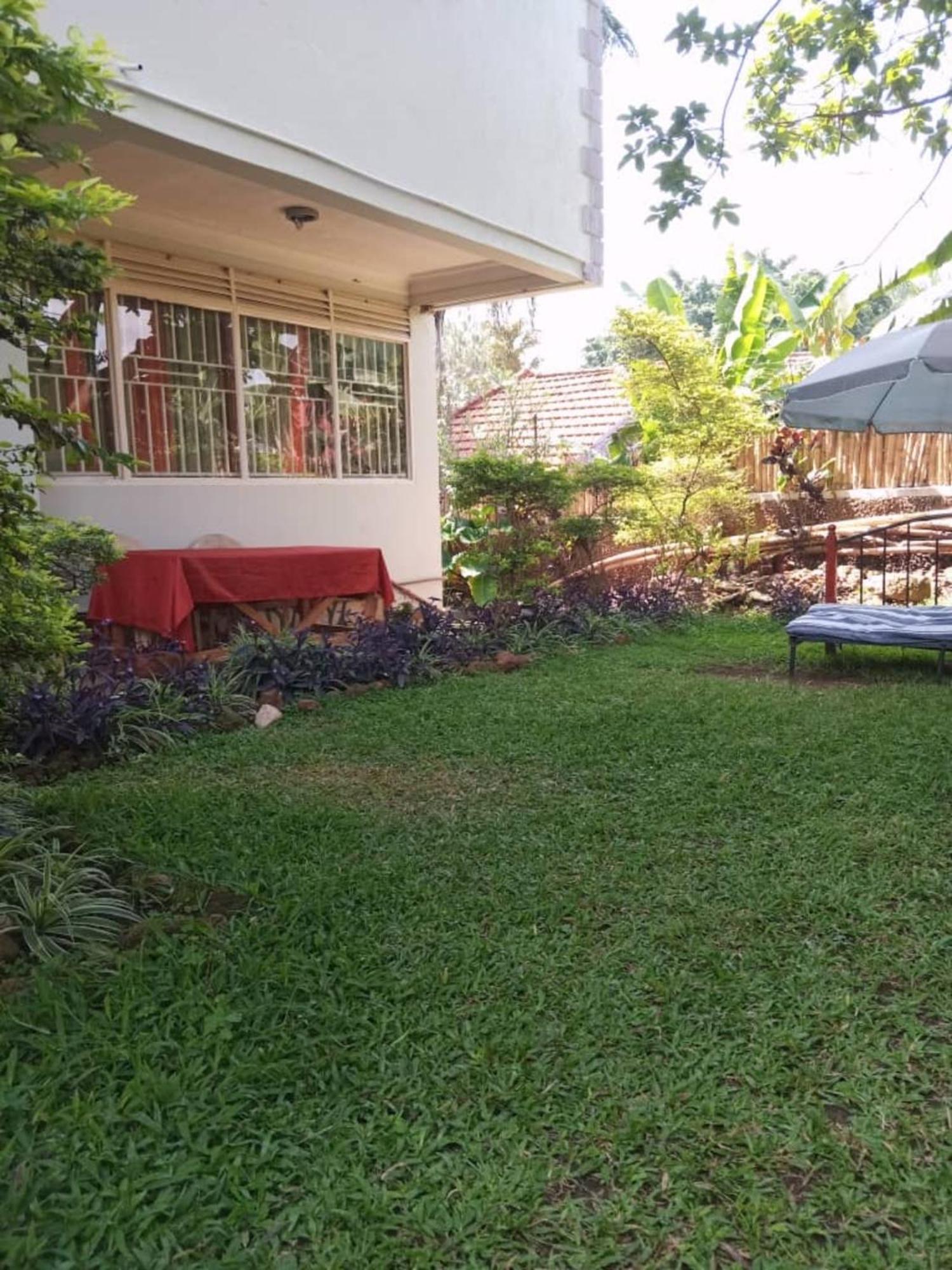 The Abode Apartments Lake View & Breakfast Suite Near Beach Entebbe Exteriör bild